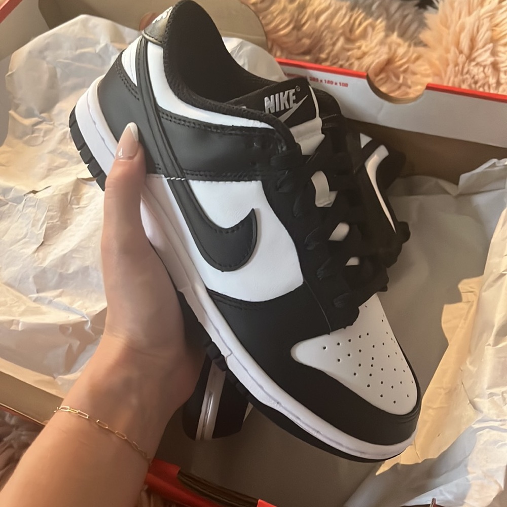 Nike Dunk Low Black / White